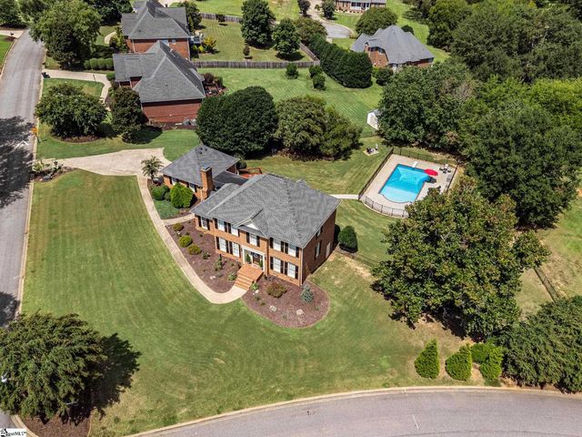 242 W Killarney Lake, Moore, SC 29369