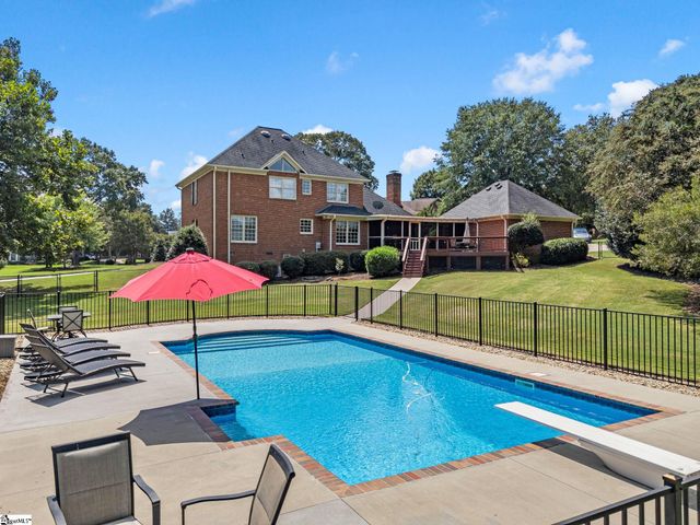 242 W Killarney Lake, Moore, SC 29369