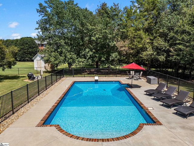 242 W Killarney Lake, Moore, SC 29369