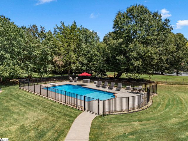 242 W Killarney Lake, Moore, SC 29369