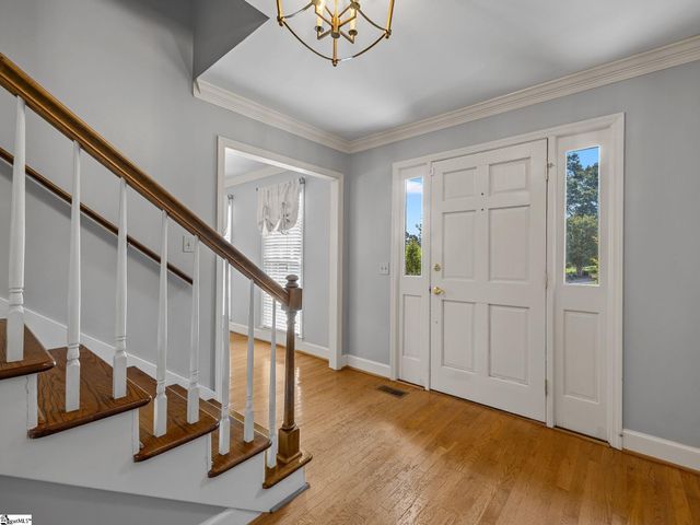 242 W Killarney Lake, Moore, SC 29369