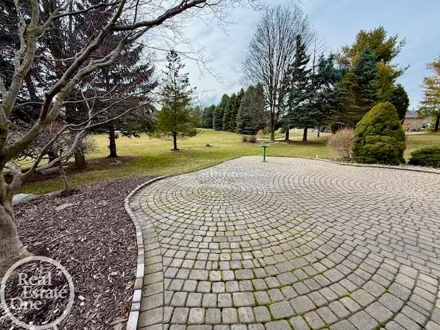 54941 Danielle Street, New Baltimore, MI 48047