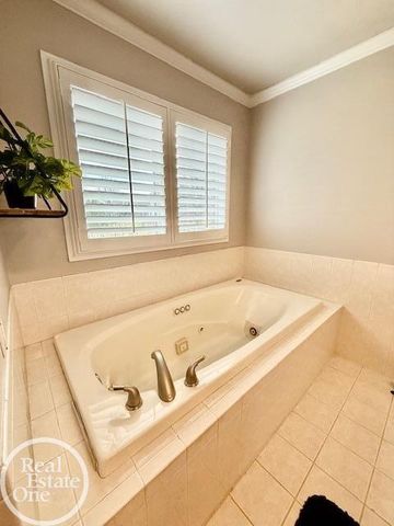 54941 Danielle Street, New Baltimore, MI 48047