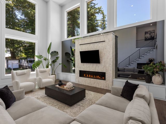 483 Sw CHERRY PARK Rd, Troutdale, OR 97060