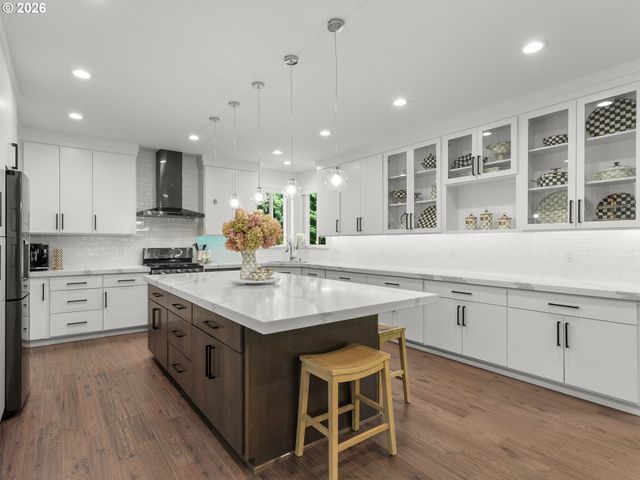 483 Sw CHERRY PARK Rd, Troutdale, OR 97060