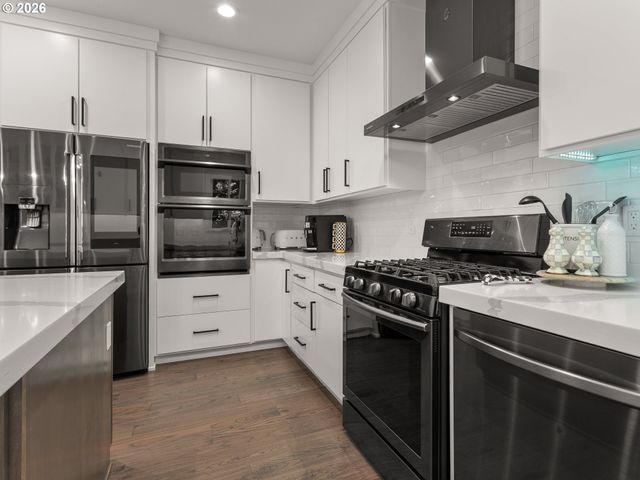 483 Sw CHERRY PARK Rd, Troutdale, OR 97060
