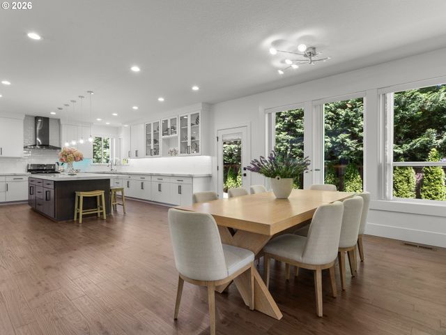 483 Sw CHERRY PARK Rd, Troutdale, OR 97060