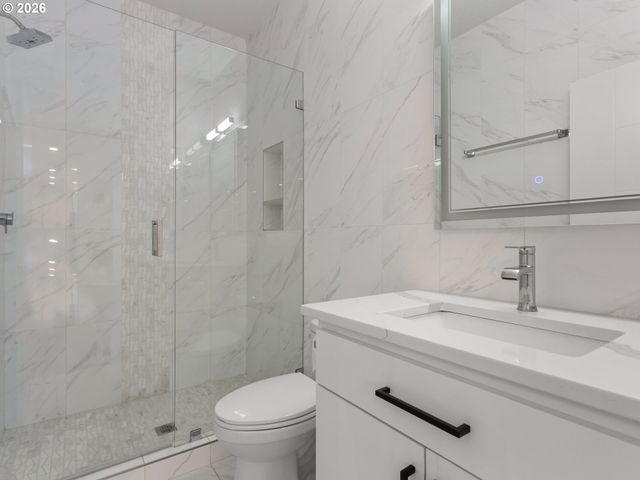 483 Sw CHERRY PARK Rd, Troutdale, OR 97060