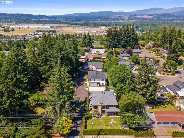 483 Sw CHERRY PARK Rd, Troutdale, OR 97060