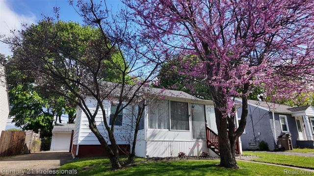 661 4th Avenue, Pontiac, MI 48340