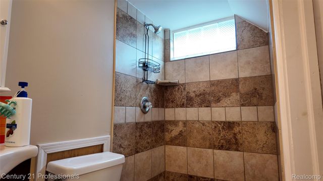 661 4th Avenue, Pontiac, MI 48340