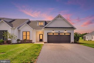 4527 RANGE RUNNER DR, Fayetteville, PA 17222