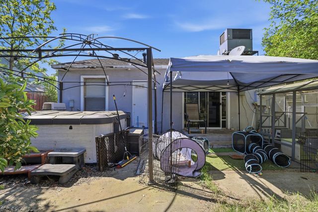 5317 49th St, Sacramento, CA 95820