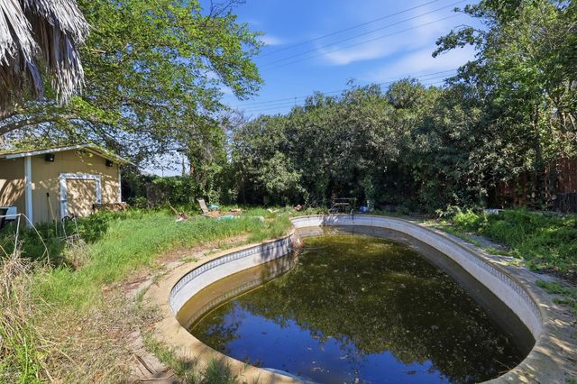 5317 49th St, Sacramento, CA 95820