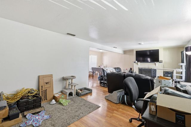 5317 49th St, Sacramento, CA 95820