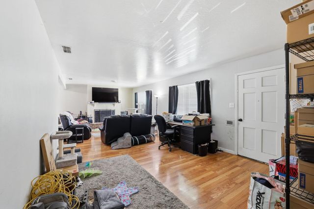 5317 49th St, Sacramento, CA 95820