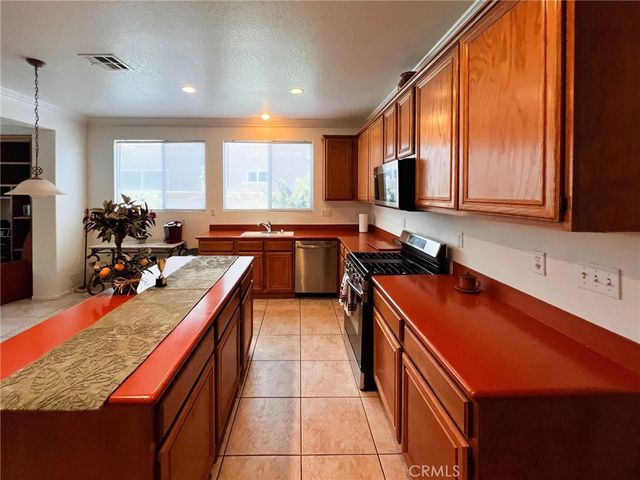 3857 Bella Torre, Perris, CA 92571