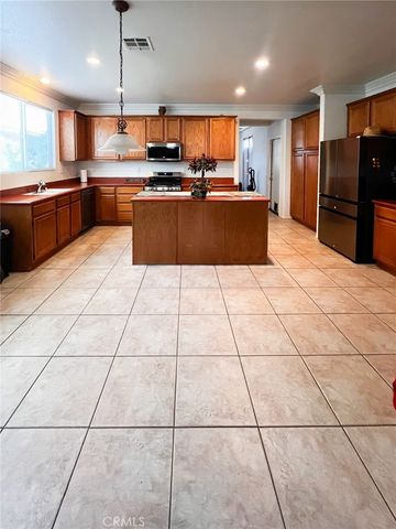 3857 Bella Torre, Perris, CA 92571