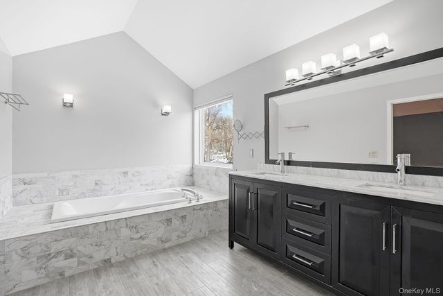 1010 Pine View, New Windsor, NY 12553