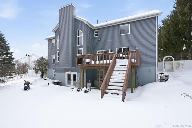 1010 Pine View, New Windsor, NY 12553