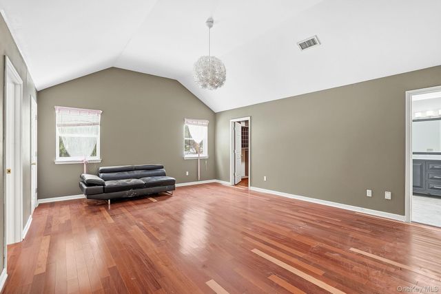 1010 Pine View, New Windsor, NY 12553