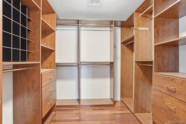 1010 Pine View, New Windsor, NY 12553