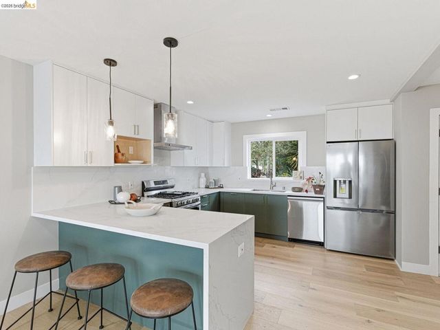 857 Balra Dr, El Cerrito, CA 94530