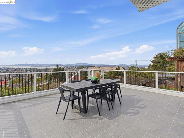 857 Balra Dr, El Cerrito, CA 94530
