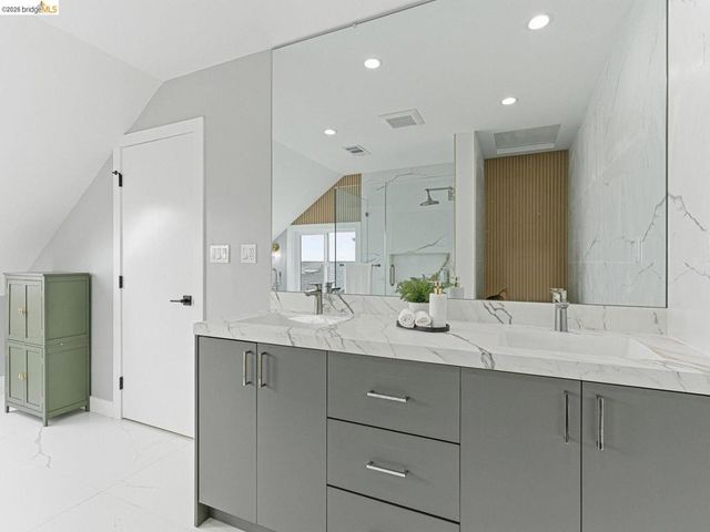 857 Balra Dr, El Cerrito, CA 94530