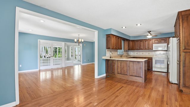 1305 Dripping Springs Rd, Winchester, TN 37398