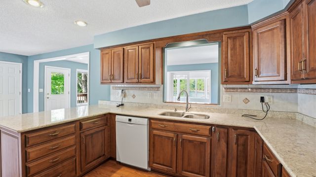 1305 Dripping Springs Rd, Winchester, TN 37398