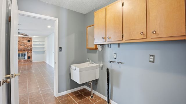 1305 Dripping Springs Rd, Winchester, TN 37398