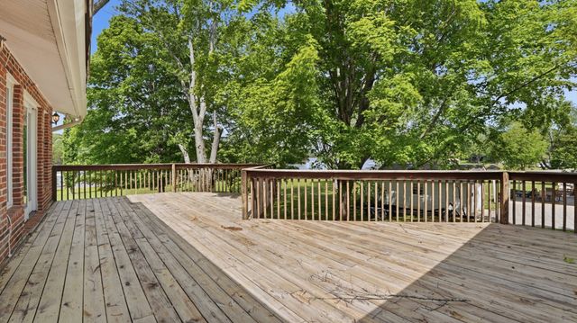 1305 Dripping Springs Rd, Winchester, TN 37398