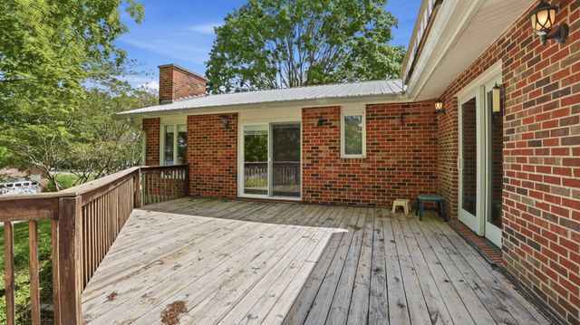 1305 Dripping Springs Rd, Winchester, TN 37398