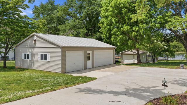 1305 Dripping Springs Rd, Winchester, TN 37398