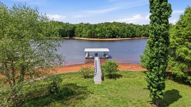 1305 Dripping Springs Rd, Winchester, TN 37398