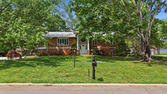 1305 Dripping Springs Rd, Winchester, TN 37398