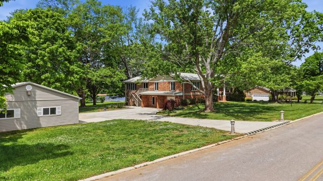 1305 Dripping Springs Rd, Winchester, TN 37398