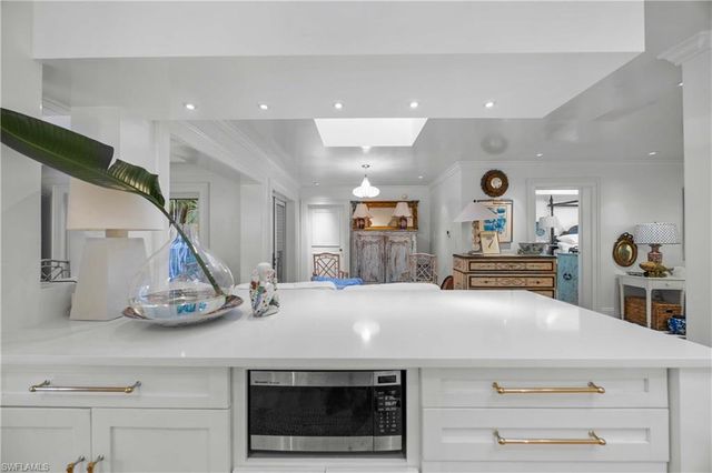 295 6th ST N, Naples, FL 34102