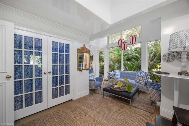 295 6th ST N, Naples, FL 34102