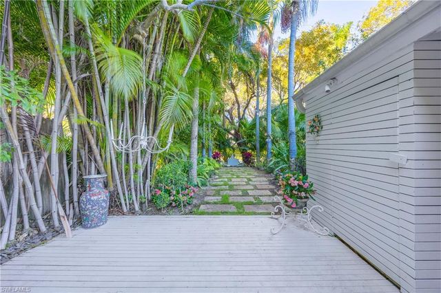 295 6th ST N, Naples, FL 34102