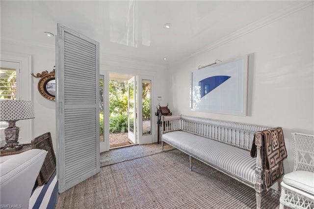 295 6th ST N, Naples, FL 34102