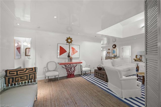 295 6th ST N, Naples, FL 34102