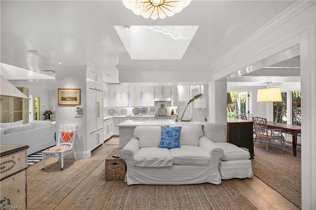 295 6th ST N, Naples, FL 34102