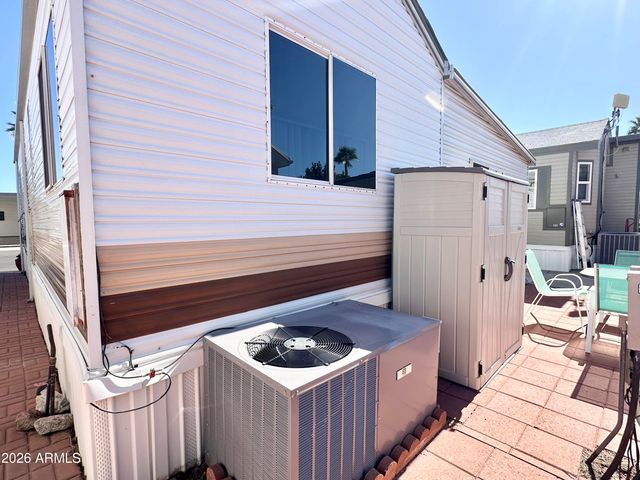 916 S MINESHAFT Drive, Apache Junction, AZ 85119