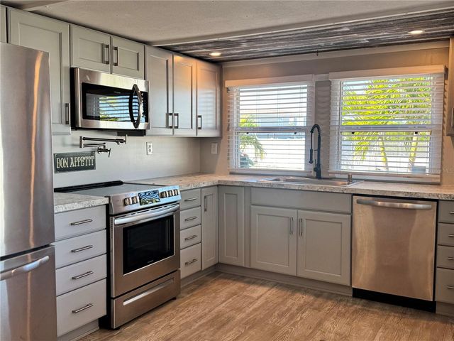 2216 PENNSYLVANIA AVENUE, Bradenton, FL 34207