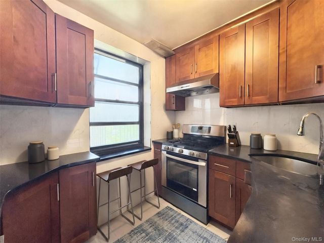 28-08 141st Street 3B, Flushing, NY 11354
