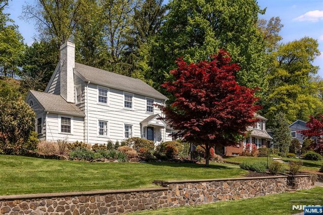 582 Highland Avenue, Montclair, NJ 07043