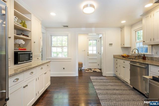 582 Highland Avenue, Montclair, NJ 07043