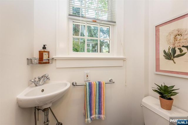 582 Highland Avenue, Montclair, NJ 07043